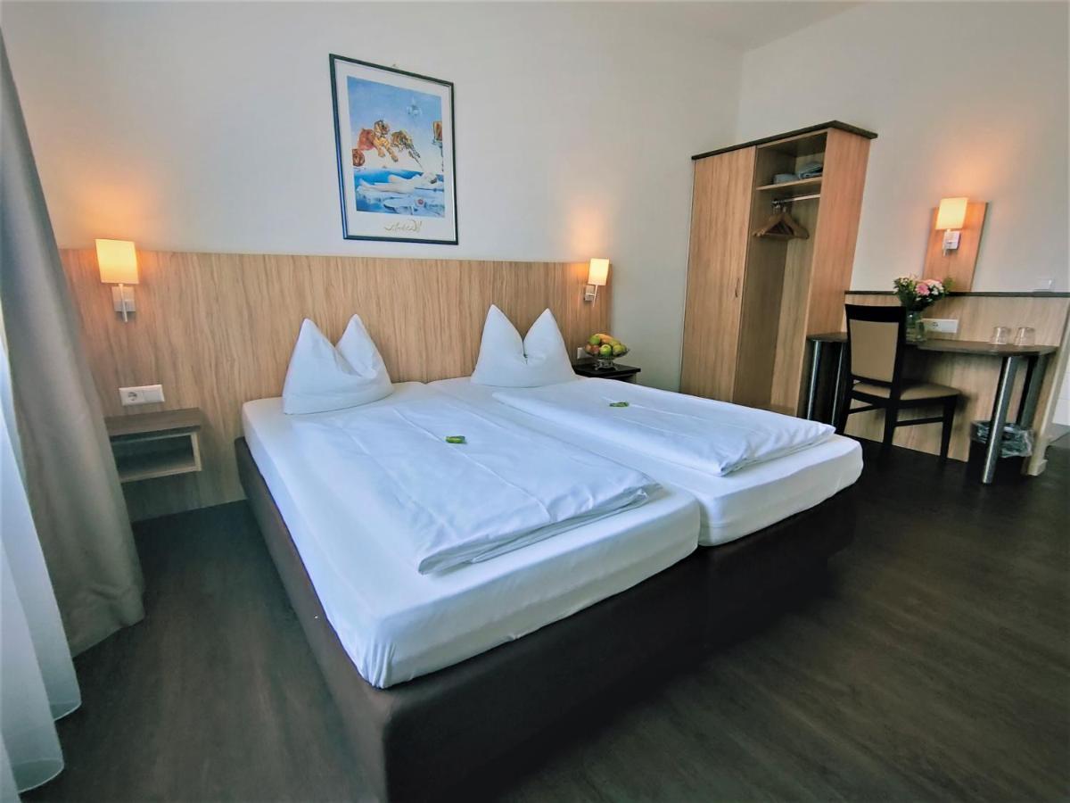 Sport Hotel เคนซิงเงน ภายนอก รูปภาพ